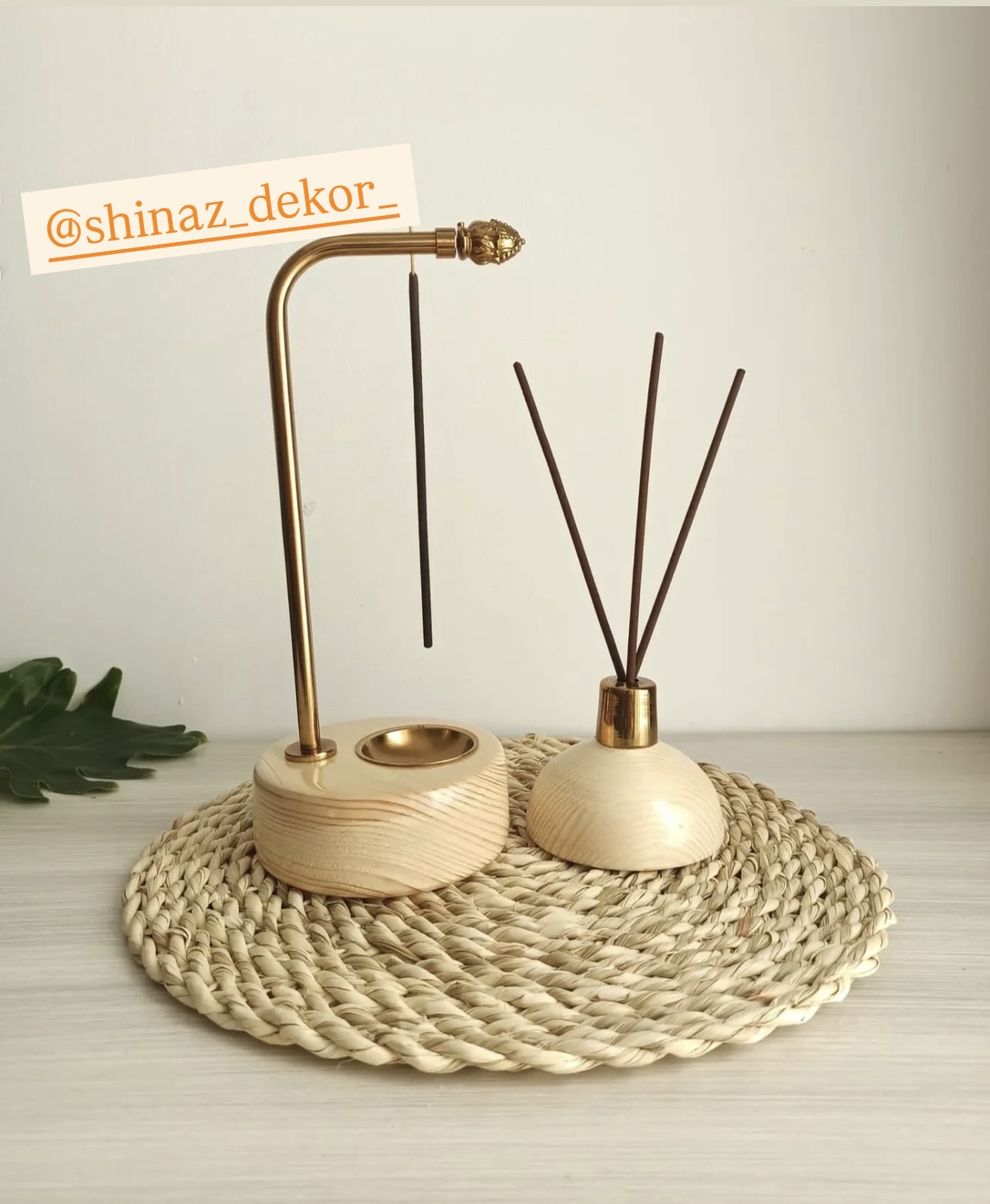 جاعودی چوبی فلزی کرم طلایی برای دکور لوکس