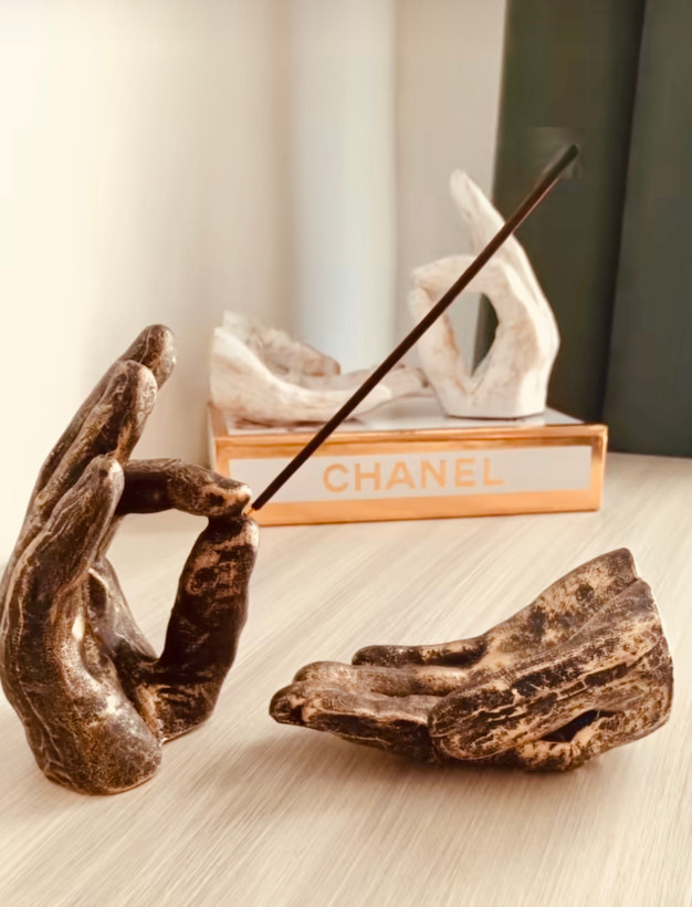 جاعودی دکوری دو تکه طرح دست | جنس پلیرزین | پتینه مشکی طلایی